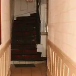 Sully Hotel *
